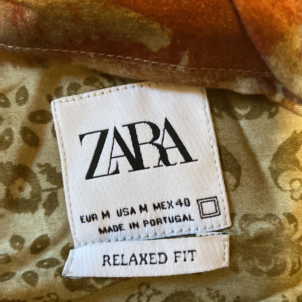 Zara Casual Button Down with Design - Picture 2 of 3